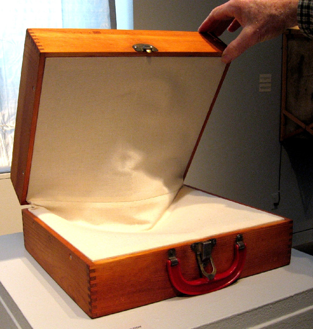 Small Case, view 2